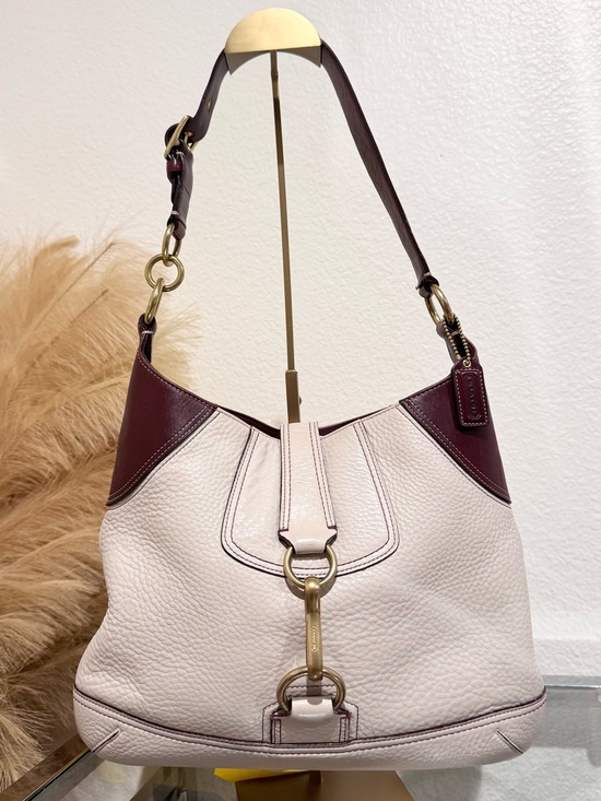 Coach Handbags - Vintage Coach Hamptons Shoulder Bag Cream Burgundy Leather 10210